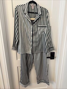 Victoria's Secret Green & White Vertical Stripe Satin Pajama Set XL Short length